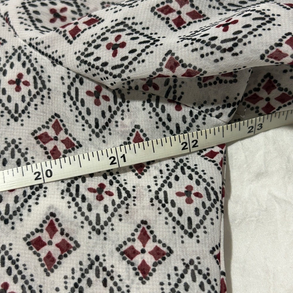 Maurices Women's Geometric Print Tunic Top Roll Tab Sleeves White Red Size L - Picture 6 of 7